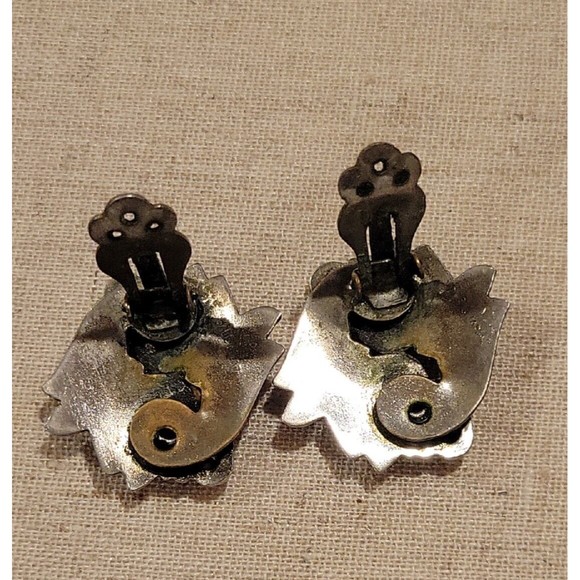 Vintage 50's  Made in Japan Ornate 3D Leaf Flourishes Clip Earrings Silver Tone - Picture 7 of 7